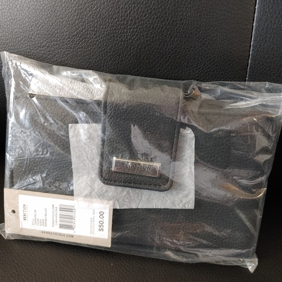Kenneth Cole Accessories - Ladies Wallet